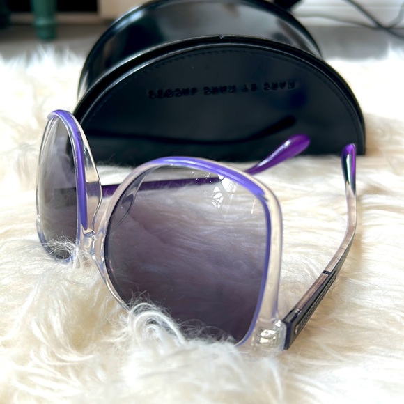 Summer sunnies, perfect for the beach! - Picture 2 of 4